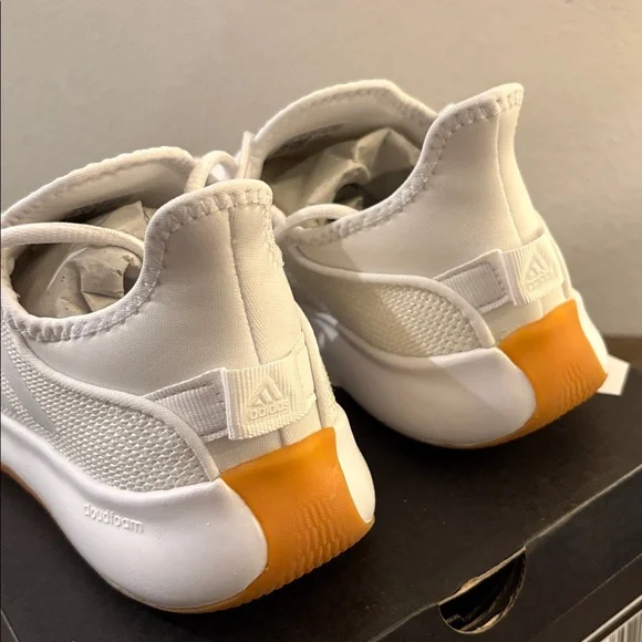 NIB [Adidas] Cloudfoam Pure Athletic Activewear Sneakers in White Women's 5.5